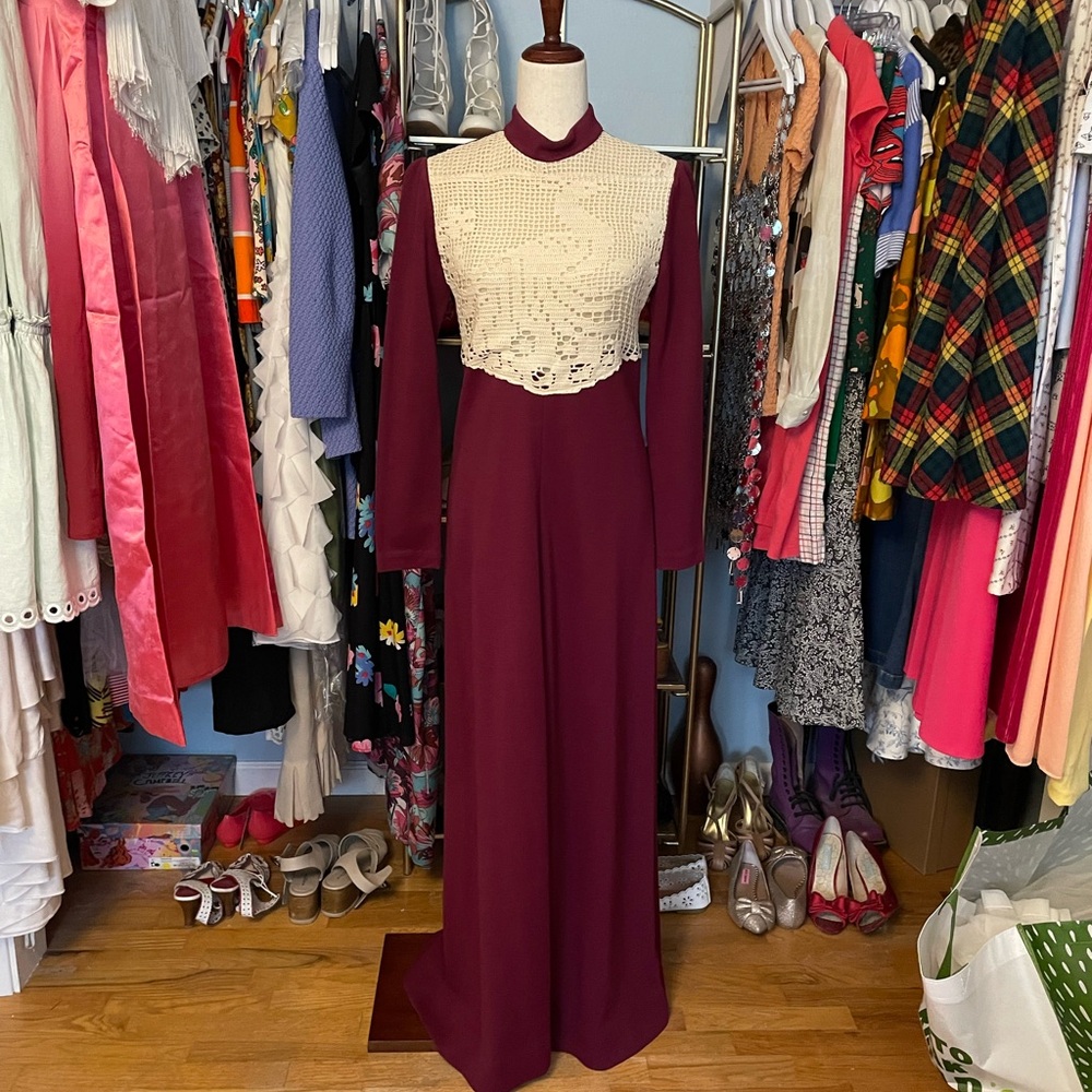 Vintage Peacock Crochet Maci - Size Medium